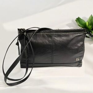 The Sak Iris Demi Clutch Crossbody Shoulder Bag Leather Travel Versatile
Neutral